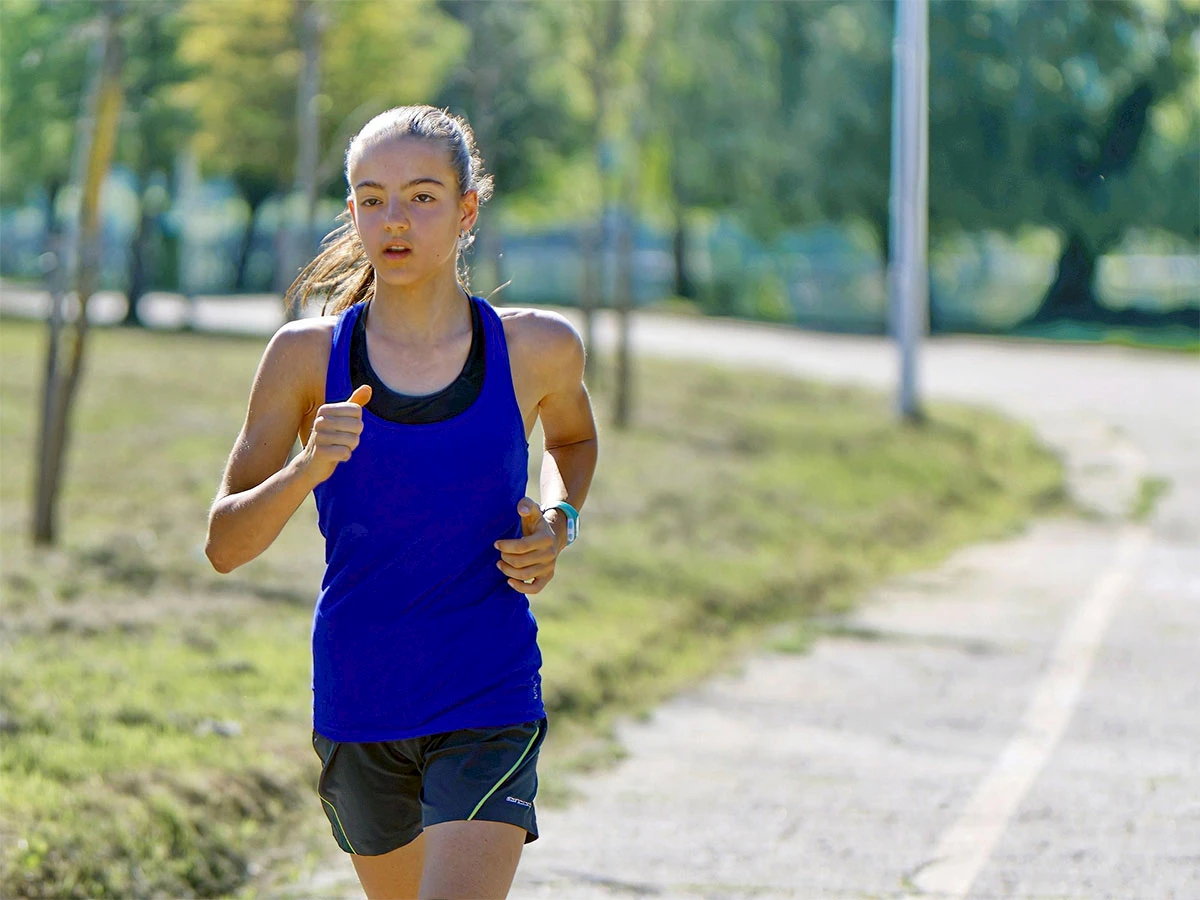 Hoogwaardige sportkleding en accessoires voor elke atleet (hardloopster.jpg)